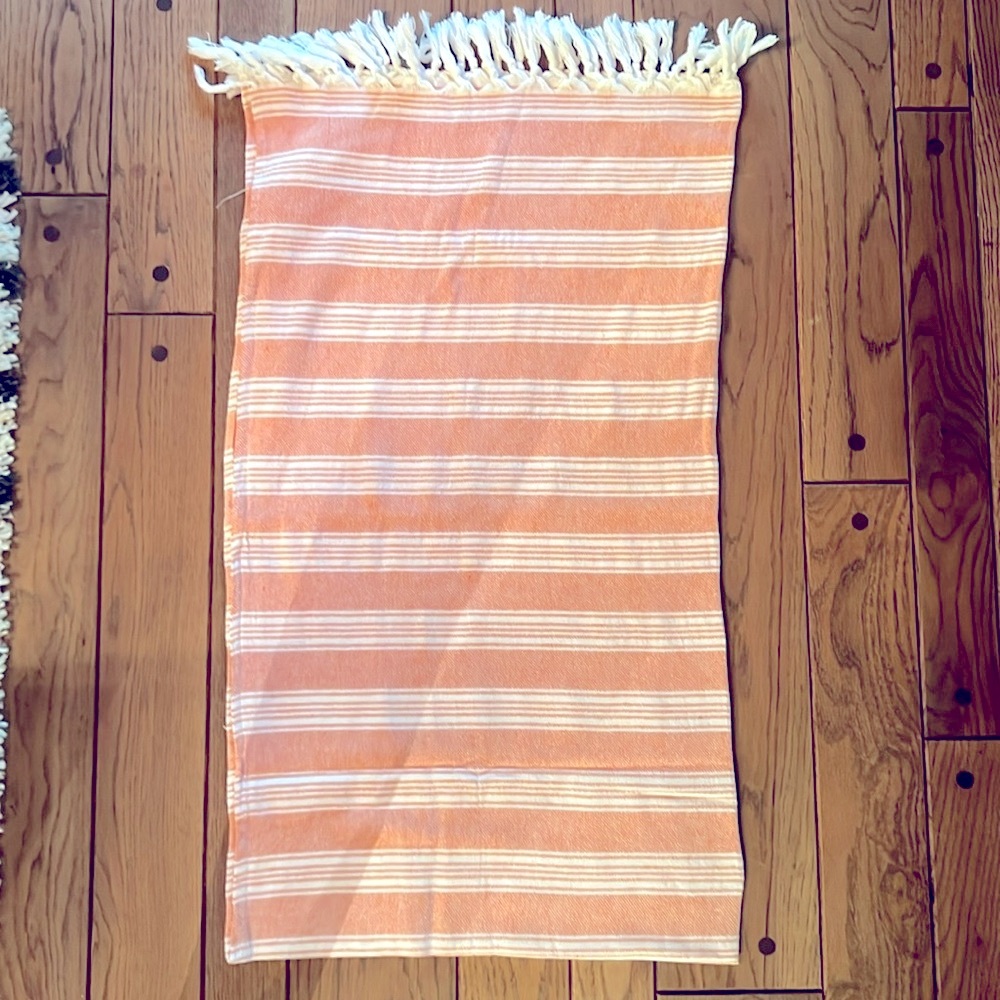 Light weight Mexican style blanket/sarong. Used twice. Good condition.
